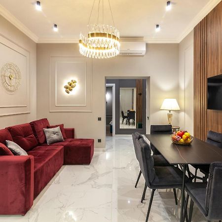 Leogrand Vip On Svobody Avenue 43 Apartment Lviv Bagian luar foto