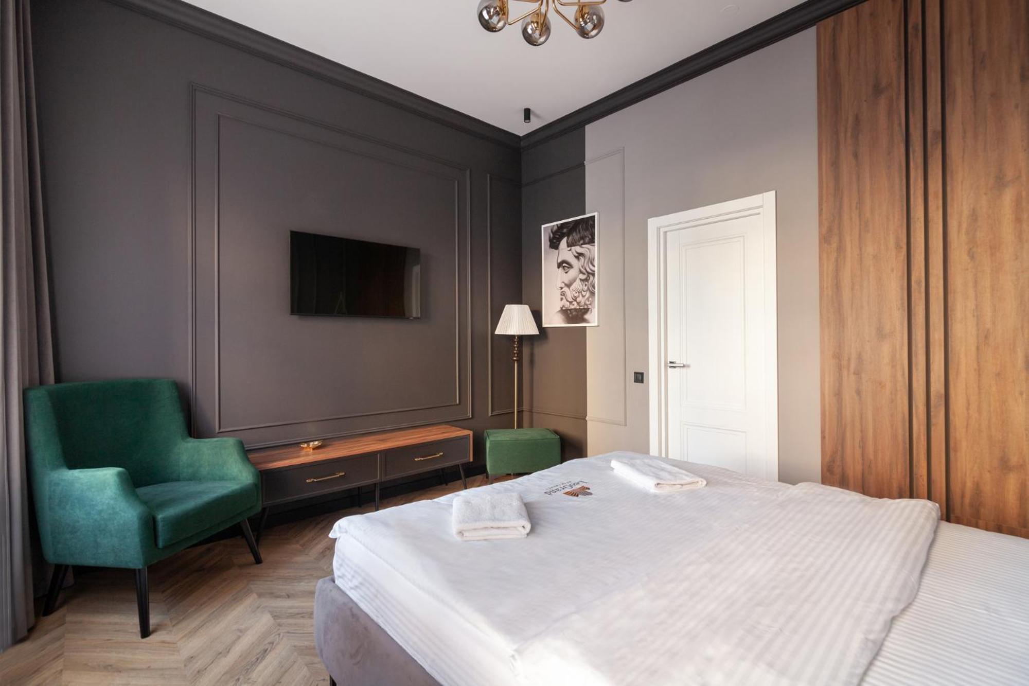 Leogrand Vip On Svobody Avenue 43 Apartment Lviv Bagian luar foto