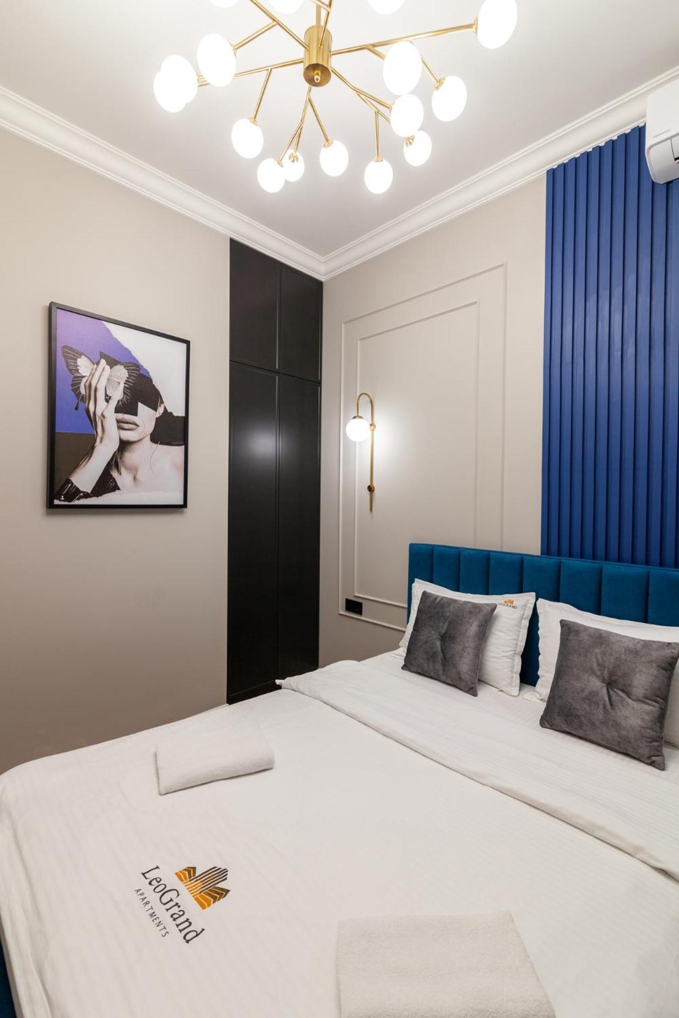Leogrand Vip On Svobody Avenue 43 Apartment Lviv Bagian luar foto